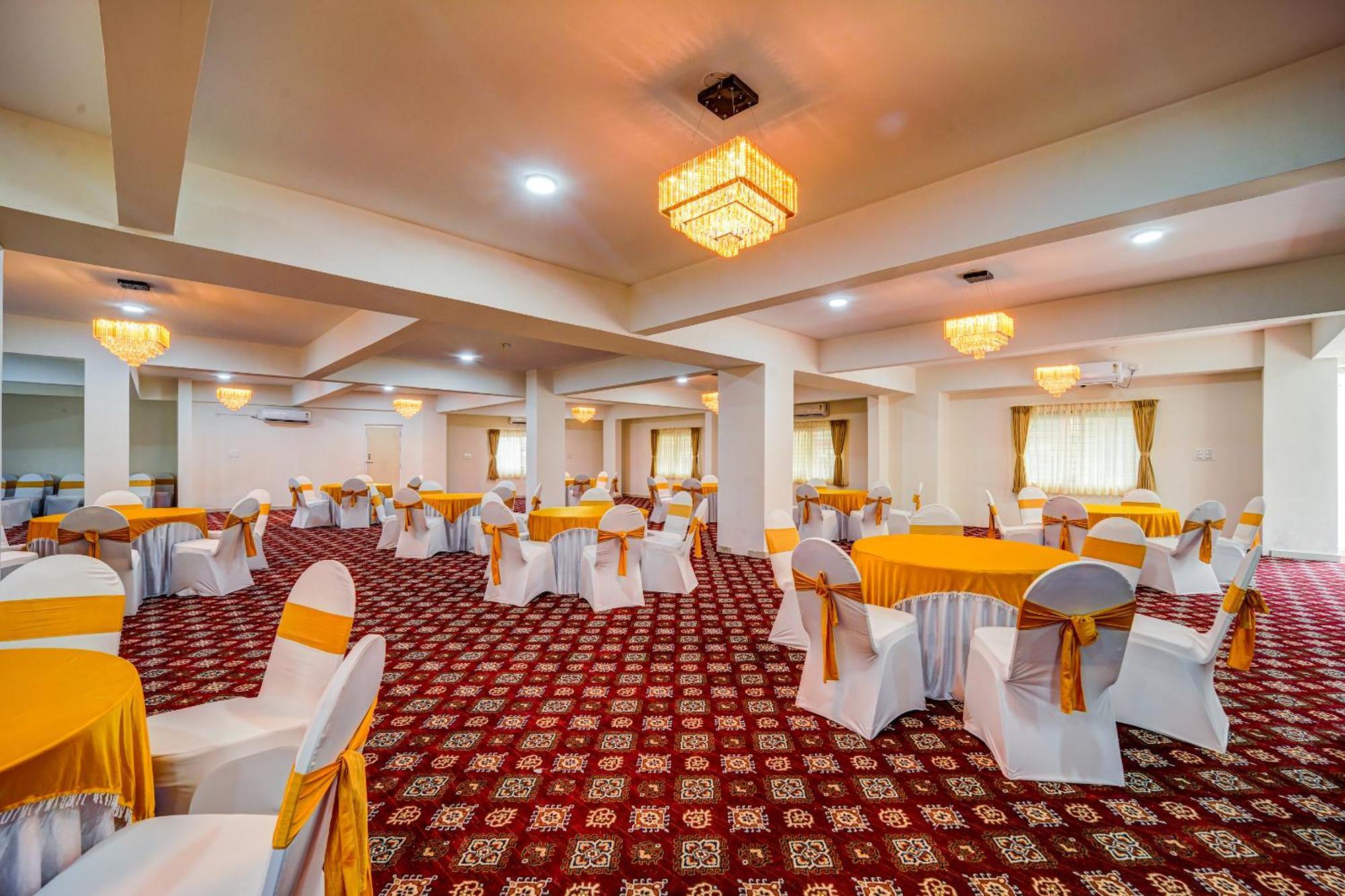 The Emerald Inn Bangalore Bagian luar foto