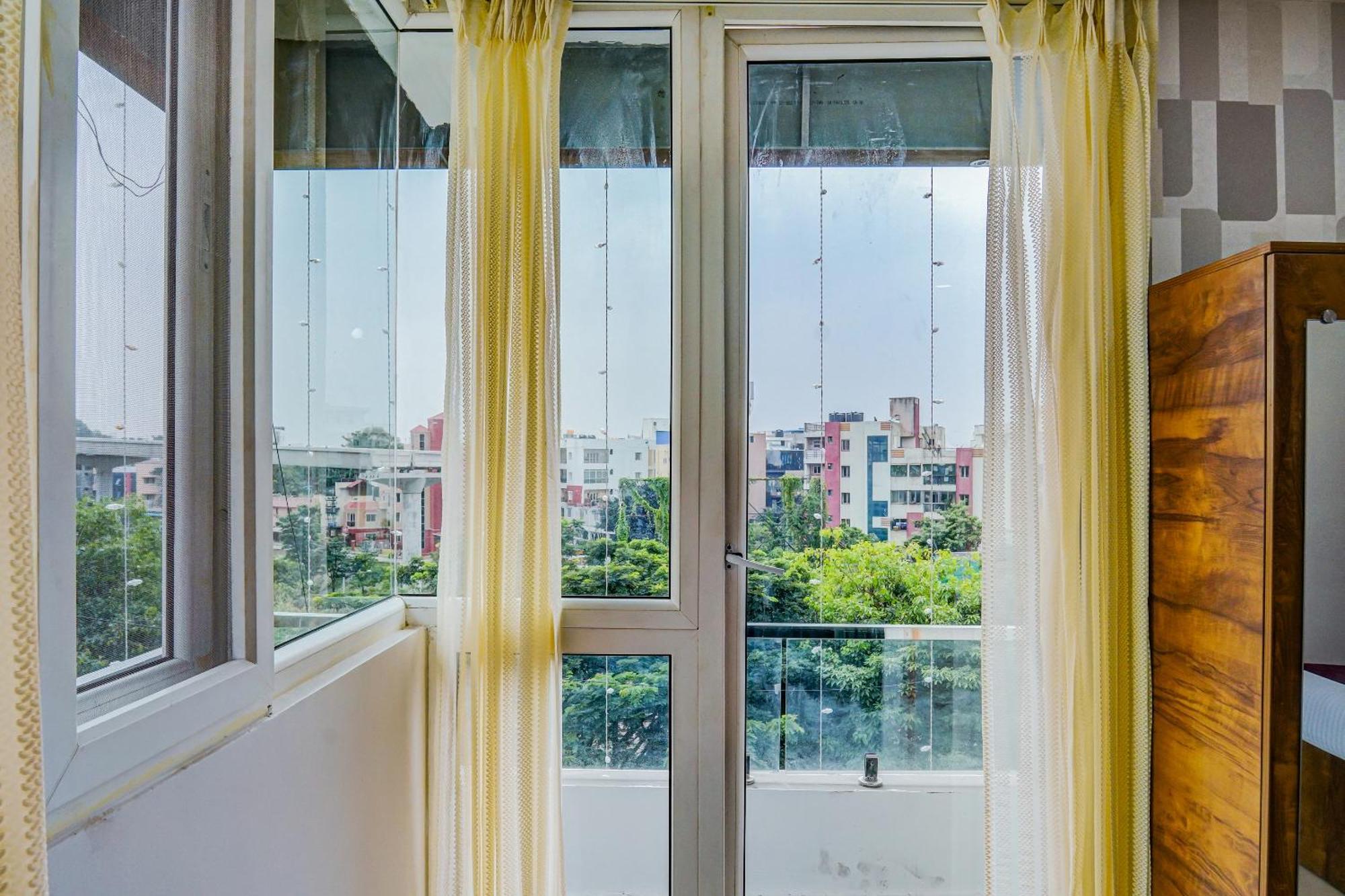 The Emerald Inn Bangalore Bagian luar foto
