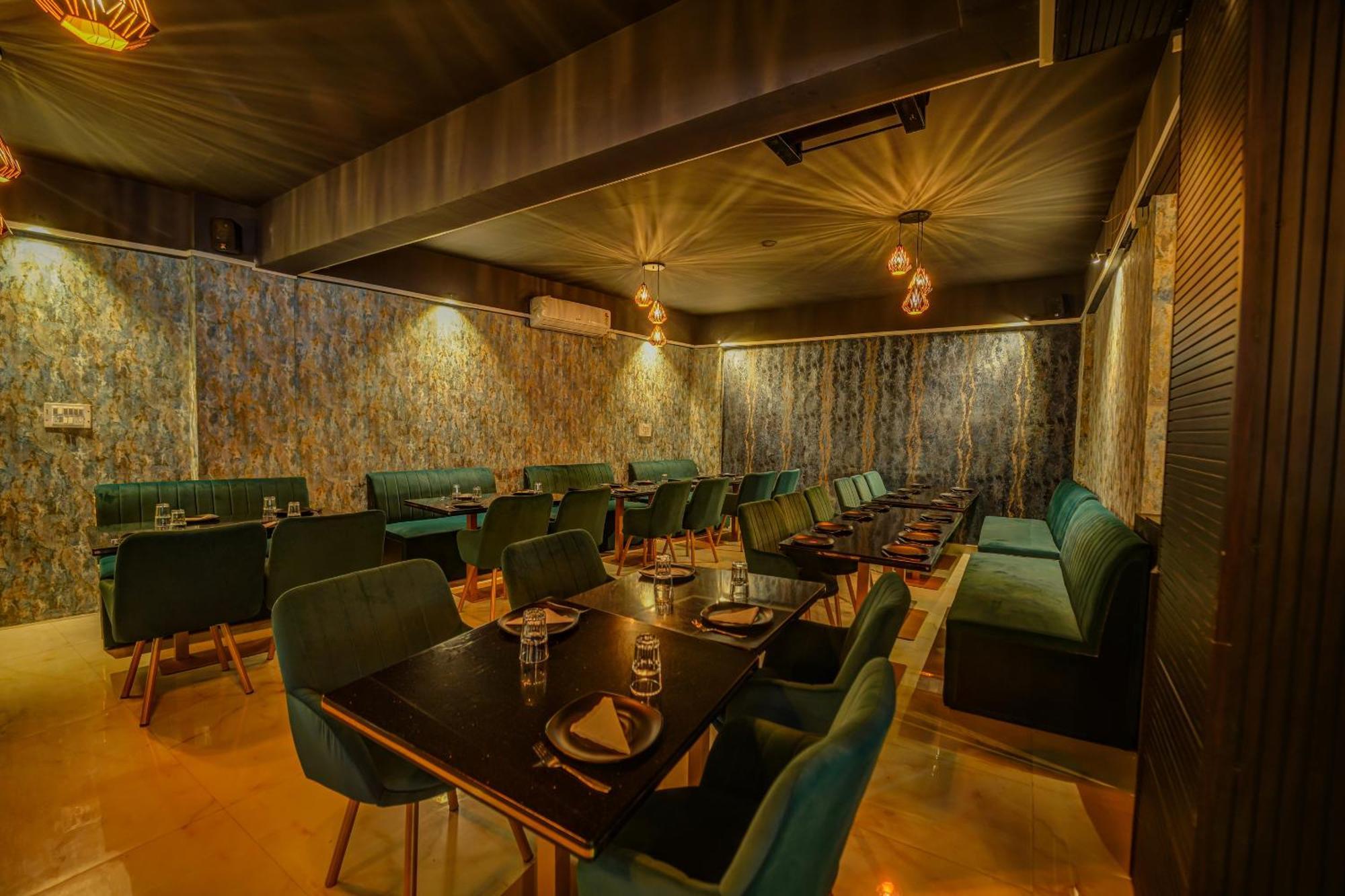 The Emerald Inn Bangalore Bagian luar foto