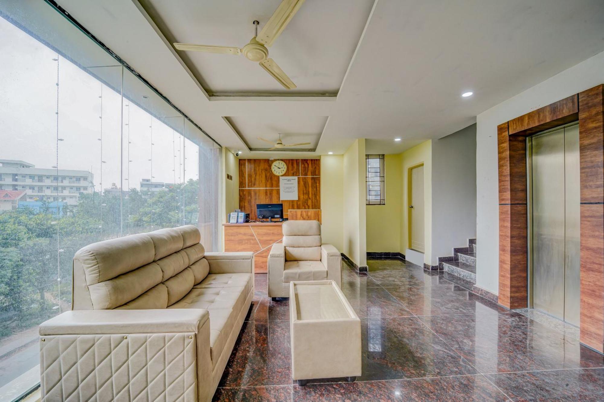The Emerald Inn Bangalore Bagian luar foto