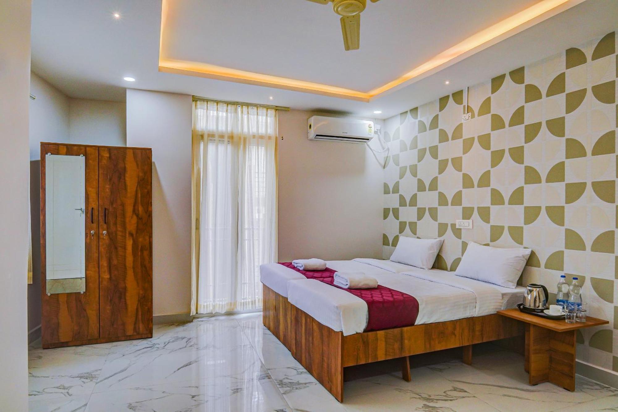 The Emerald Inn Bangalore Bagian luar foto